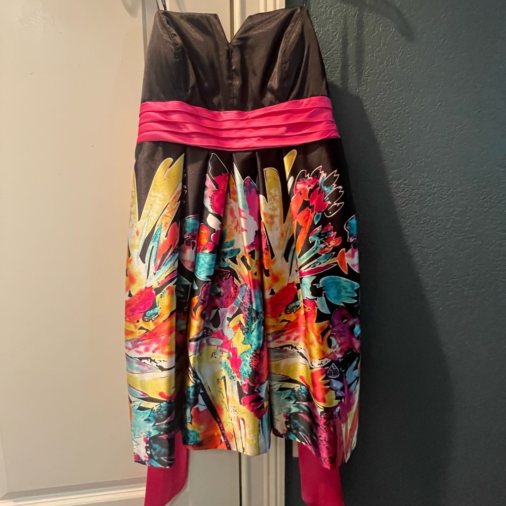 Elegant Bridal Shower, Prom, Banquet, or Cocktail Dress.
